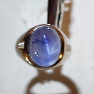 Blue star stone? glass? crystal? ring set in silver tone, size 4.5